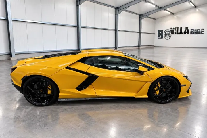 Lamborghini Revuelto