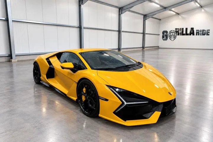 Lamborghini Revuelto