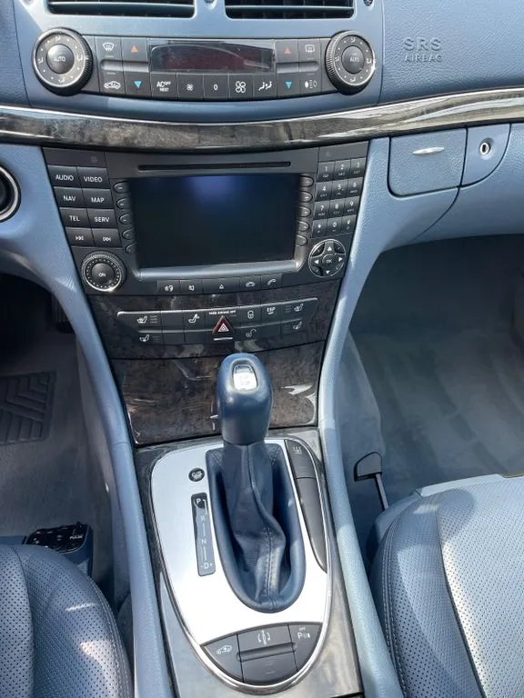 Mercedes-Benz 320