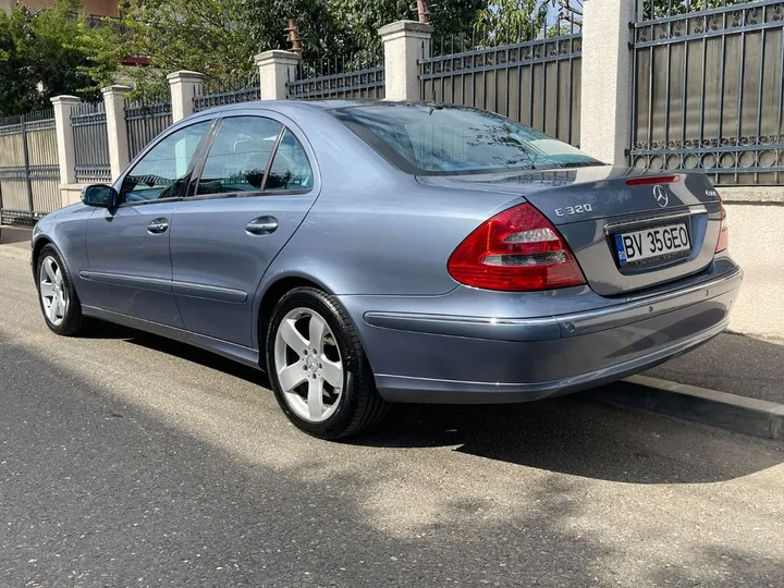 Mercedes-Benz 320