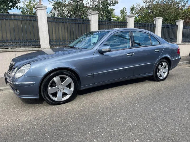 Mercedes-Benz 320