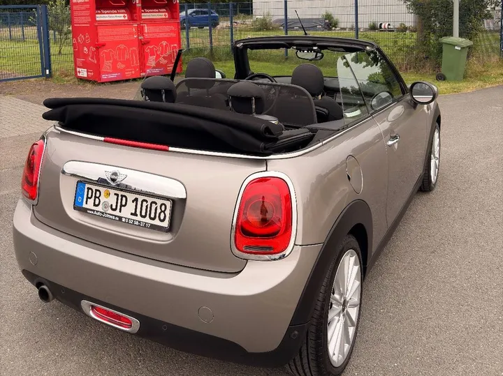 MINI Cooper Cabrio
