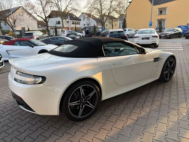 Aston Martin V8 Vantage