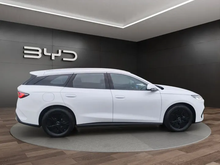 BYD SEAL 6