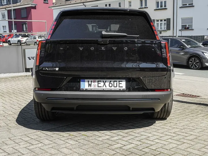 Volvo EX60