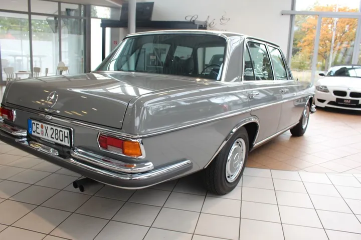 Mercedes-Benz 280