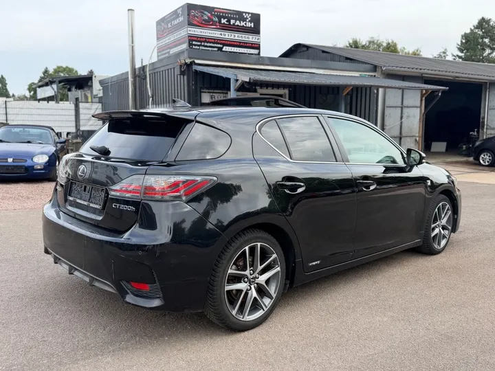 Lexus CT 200h