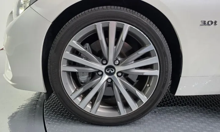Infiniti Q50
