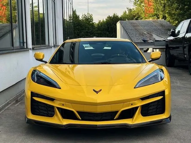 Corvette C8