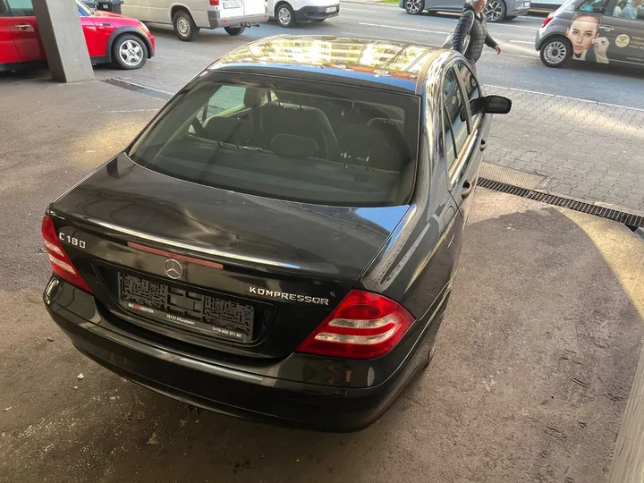Mercedes-Benz C 180