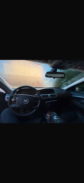 BMW 735