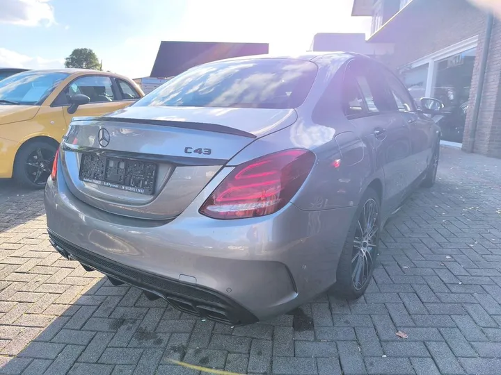 Mercedes-Benz C 400