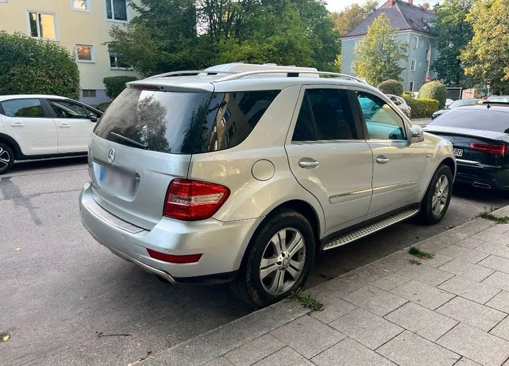 Mercedes-Benz ML 300