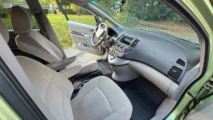 Mitsubishi Grandis