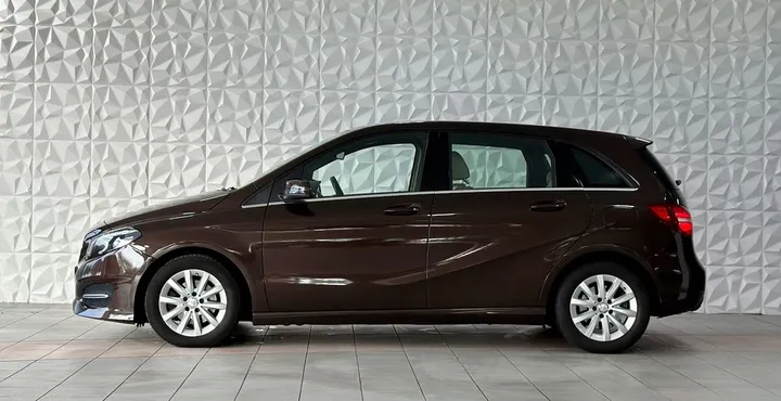 Mercedes-Benz B 220
