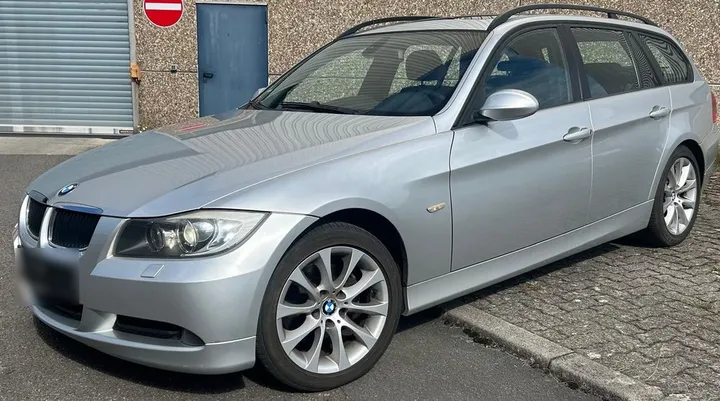 BMW 320