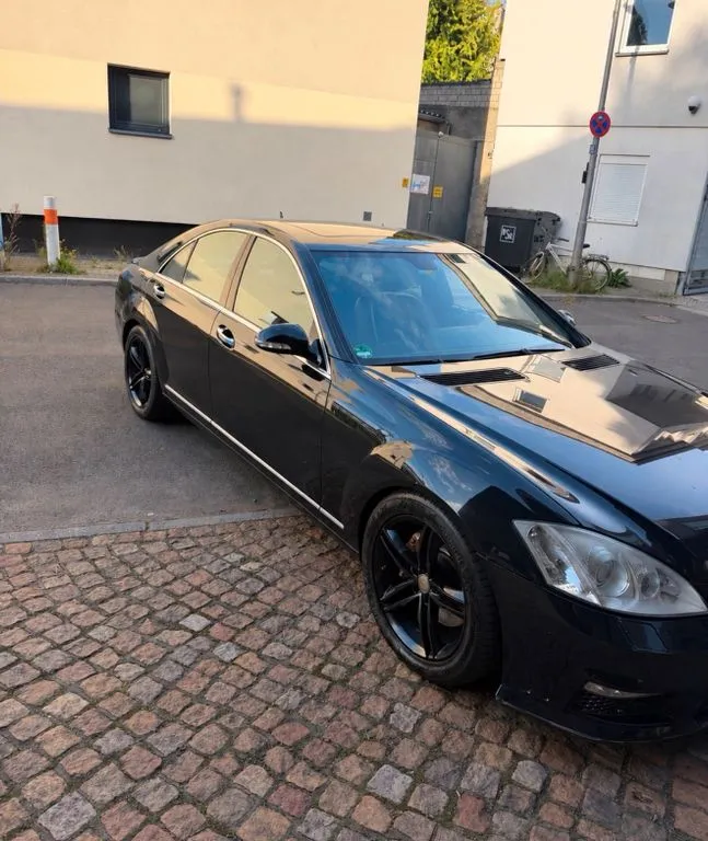 Mercedes-Benz E 320