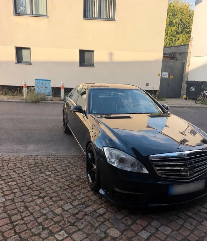 Mercedes-Benz E 320