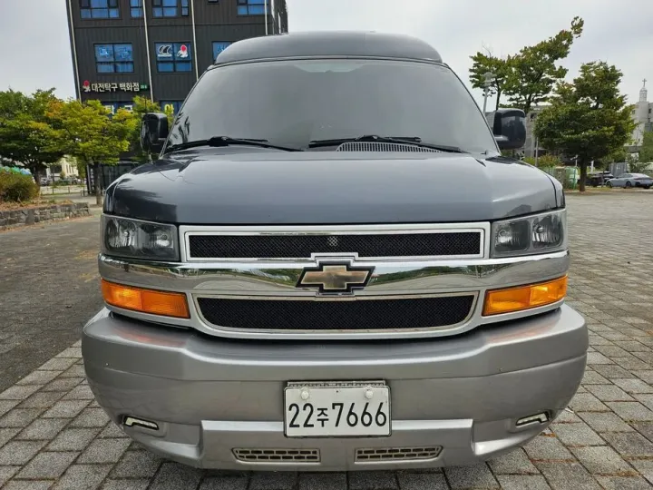 Chevrolet Express Van