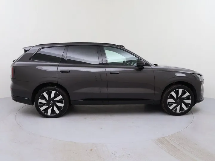 Volvo EX90