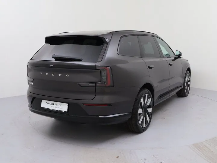 Volvo EX90