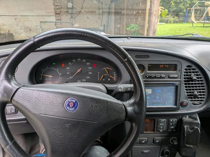 Saab 900
