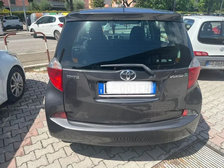 Toyota Verso-S