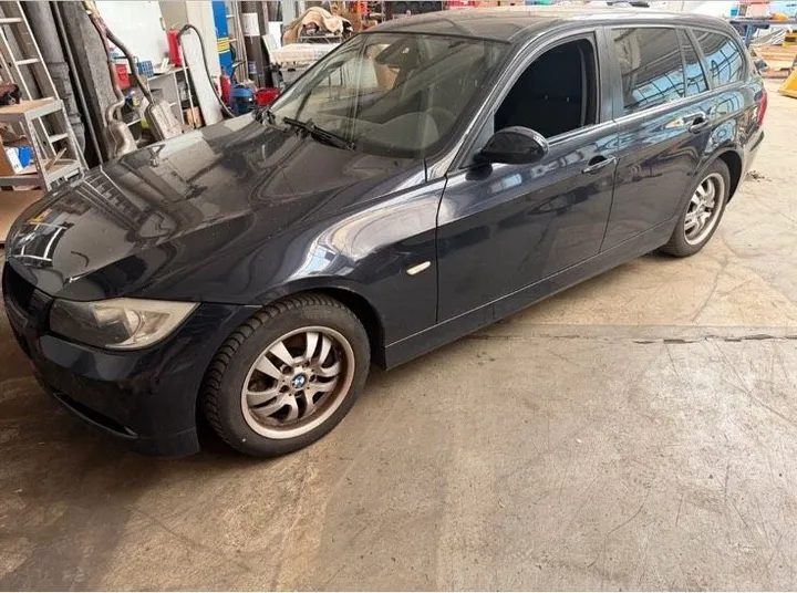 BMW 320
