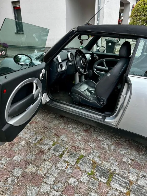 MINI Cooper Cabrio