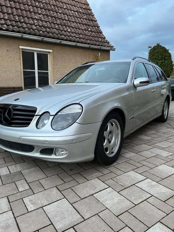 Mercedes-Benz E 220
