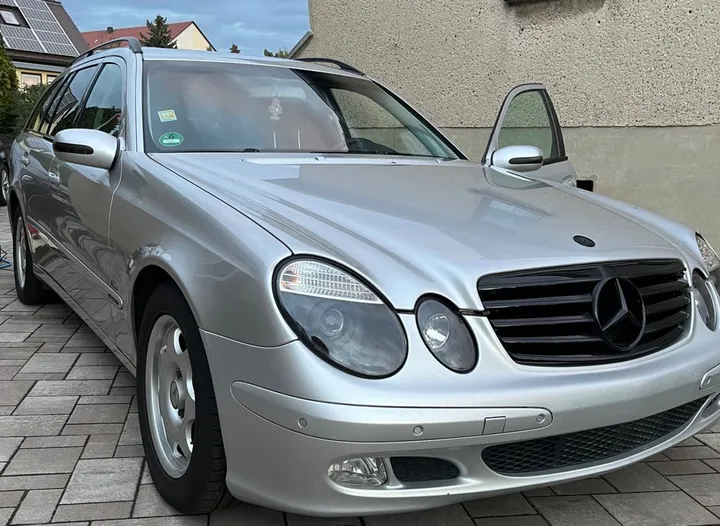 Mercedes-Benz E 220
