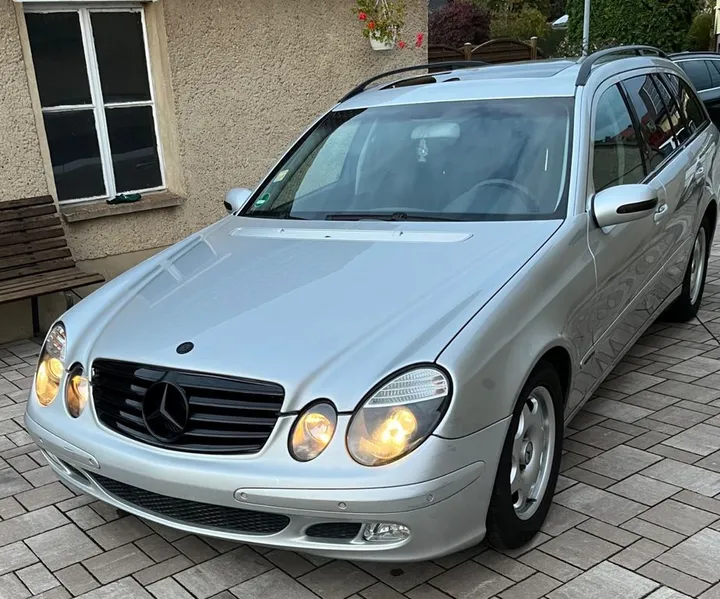 Mercedes-Benz E 220