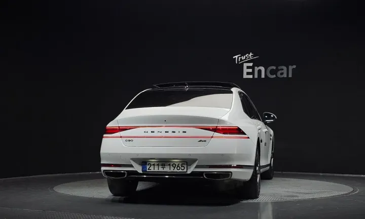 Genesis G90