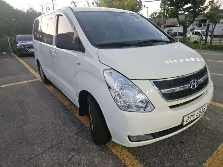 Hyundai Starex