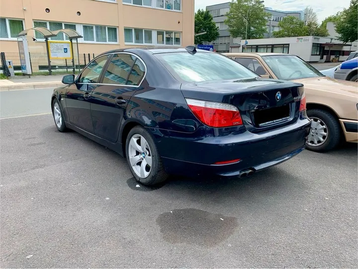BMW 523
