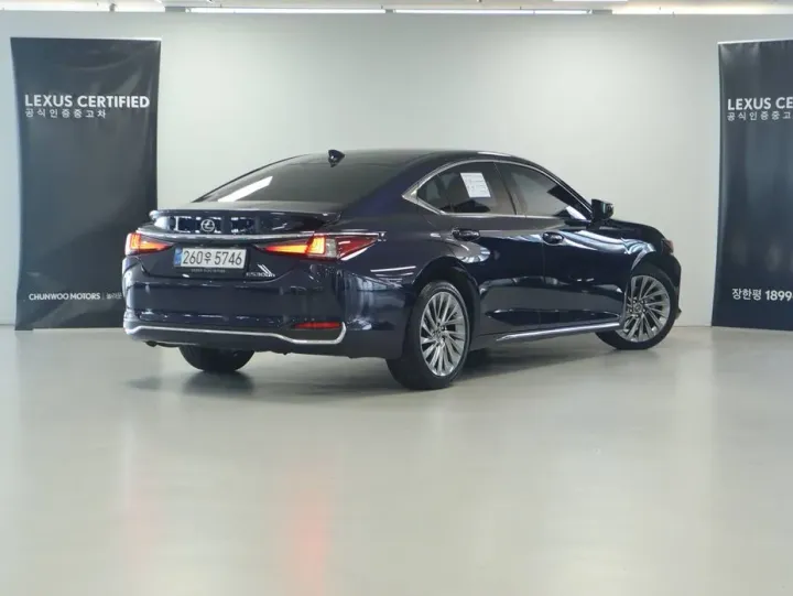 Lexus ES