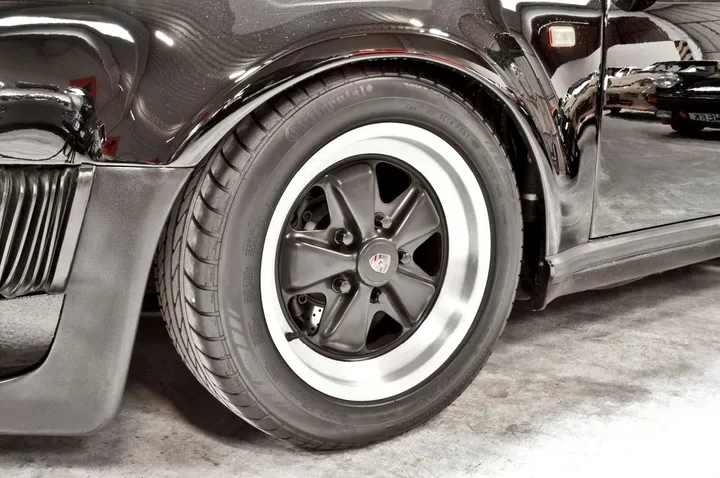 Porsche 930