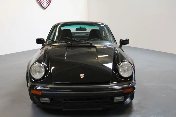 Porsche 930