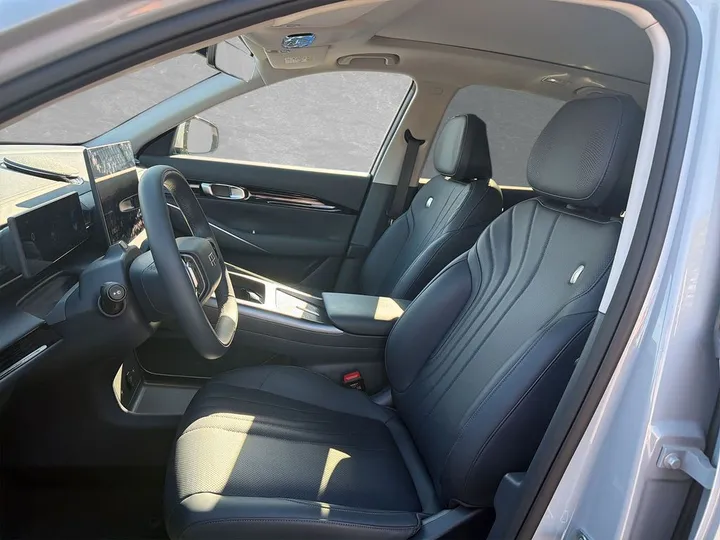 Geely E5