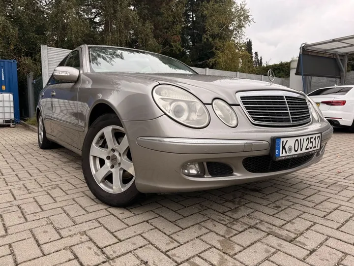 Mercedes-Benz E 200