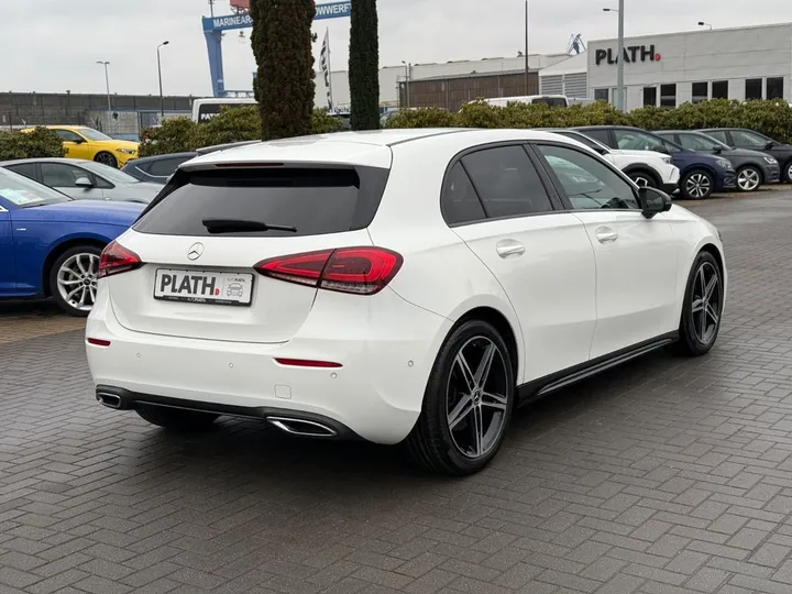 Mercedes-Benz A 220