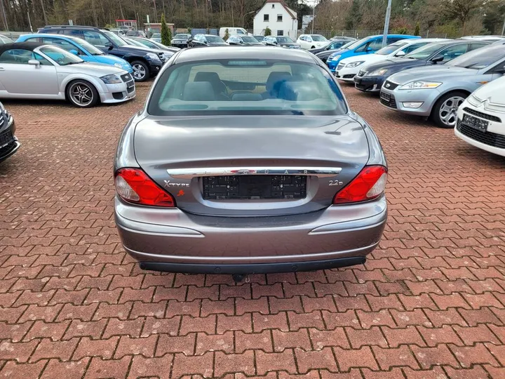 Jaguar X-Type
