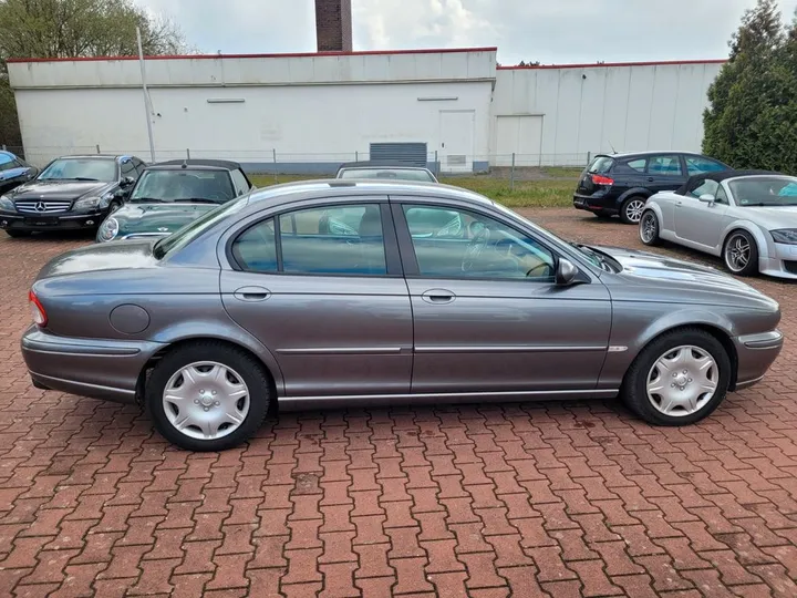 Jaguar X-Type
