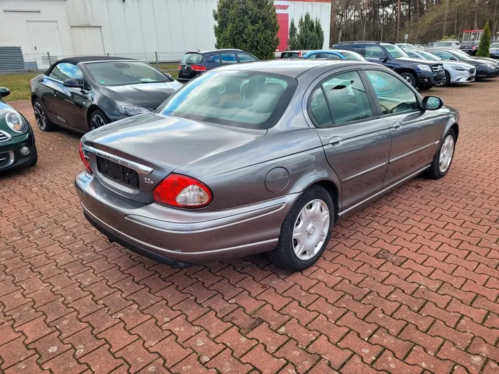 Jaguar X-Type