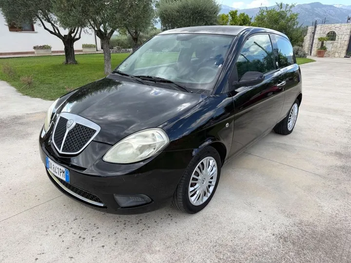 Lancia Ypsilon