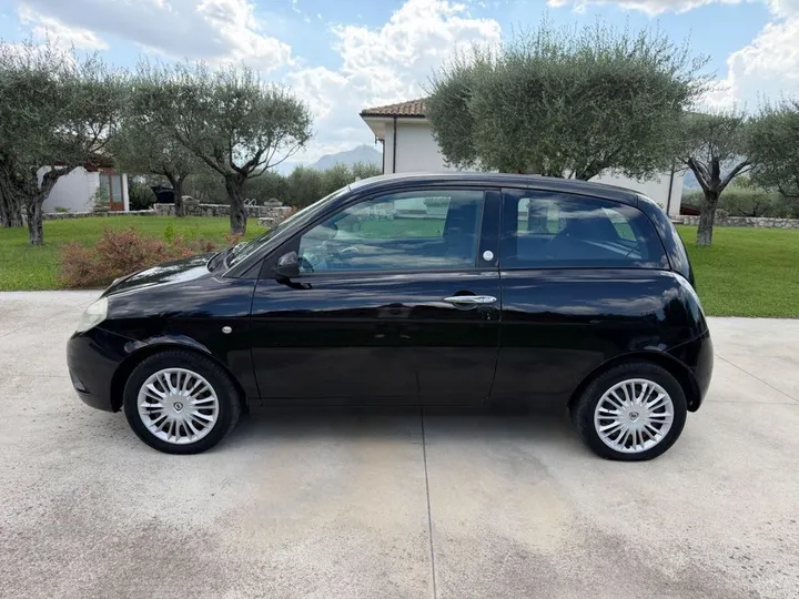 Lancia Ypsilon