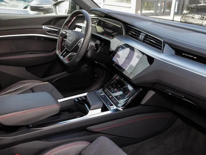 Audi Q8 e-tron