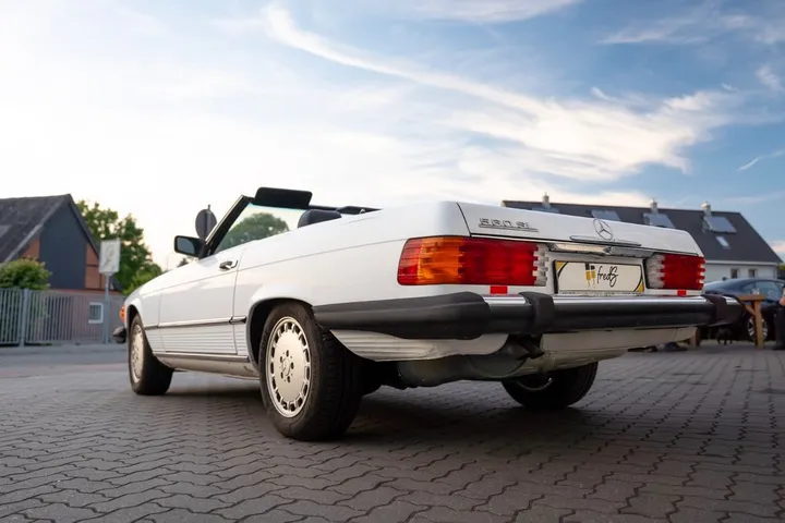 Mercedes-Benz SL 560