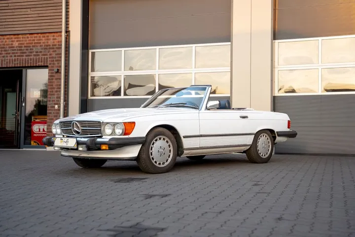 Mercedes-Benz SL 560