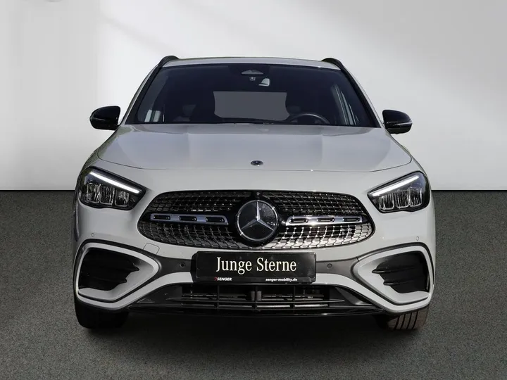 Mercedes-Benz GLA 200